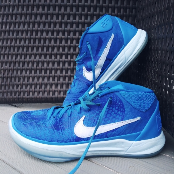 Nike Shoes - Nike kobe ad pe player pre owned size 9 mens